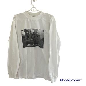 ⚪️GILDAN: Men’s size M, “30th Bloomsday” white long sleeve t-shirt, preowned.